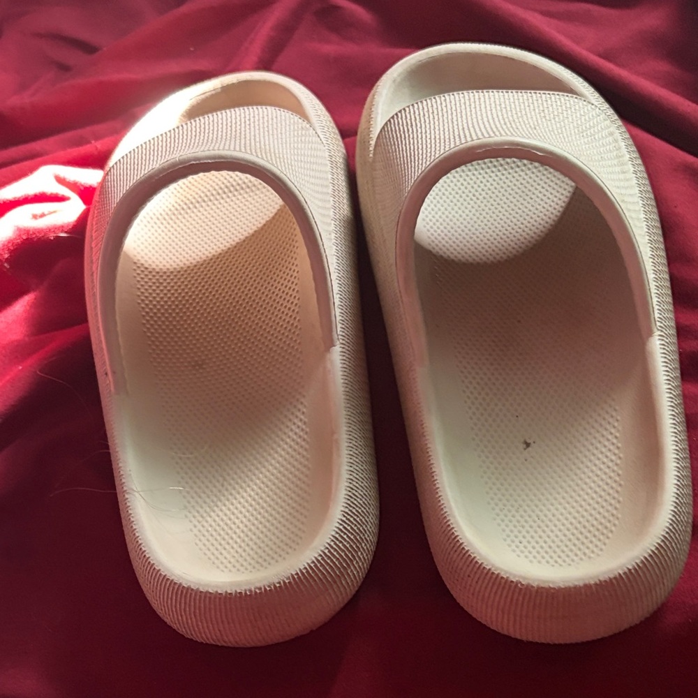 Minimalist White Slip-On Foam Clogs
